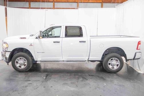 2022 RAM 2500 Tradesman Crew Cab 4x4 6'4' Box