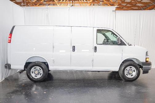 2025 Chevrolet Express 2500 RWD 2500 Regular Wheelbase WT