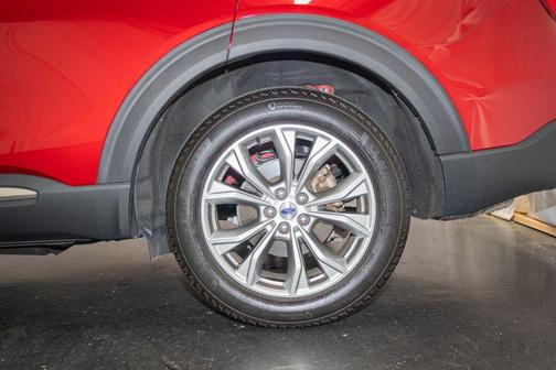 Rapid Red Metallic Tinted Clearcoat 2023 Ford Explorer XLT