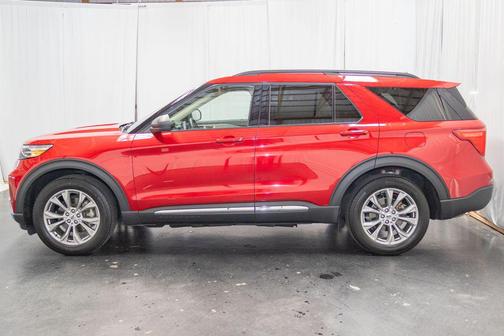 Rapid Red Metallic Tinted Clearcoat 2023 Ford Explorer XLT