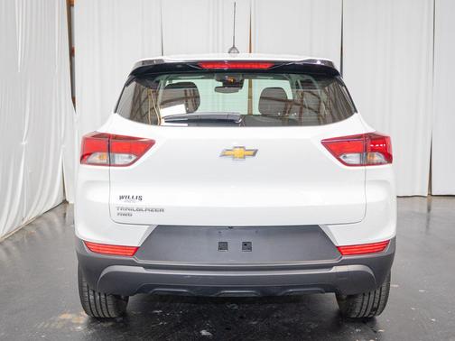 Summit White 2023 Chevrolet Trailblazer LS