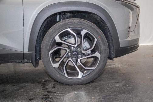 Sterling Gray Metallic 2026 Chevrolet Trax FWD 2RS