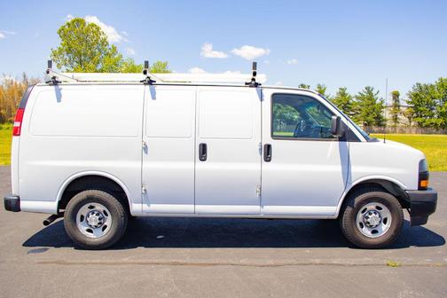 Summit White 2020 Chevrolet Express 2500 Work Van