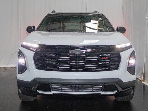 Polar White Tricoat 2026 Chevrolet Equinox AWD RS