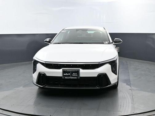 Snow White Pearl 2026 Kia K4 GT-LINE