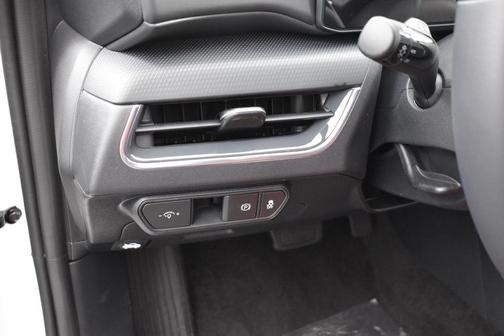 Snow White Pearl 2026 Kia K4 GT-LINE