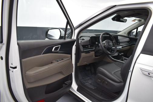 Snow White Pearl 2025 Kia Carnival LXS