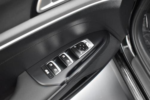 Aurora Black Pearl 2026 Kia K5 LXS