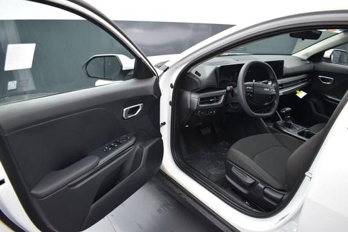 Snow White Pearl 2026 Kia K4 LXS