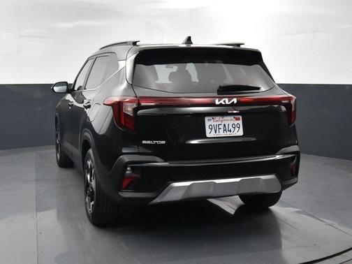 Black 2025 Kia Seltos EX