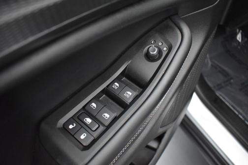 Silver Zynith 2025 Jeep Grand Cherokee Laredo