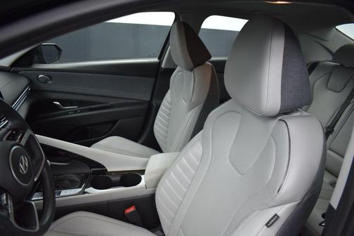 Black 2025 Hyundai ELANTRA Limited