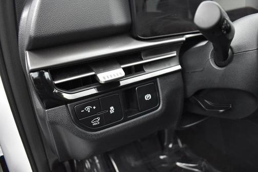 Glacial White Pearl 2026 Kia Sportage EX