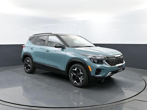 Blue / Black 2026 Kia Seltos S