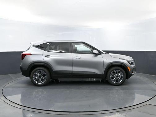 Steel Gray 2026 Kia Seltos LX