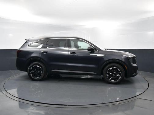 Metal 2025 Kia Sorento S