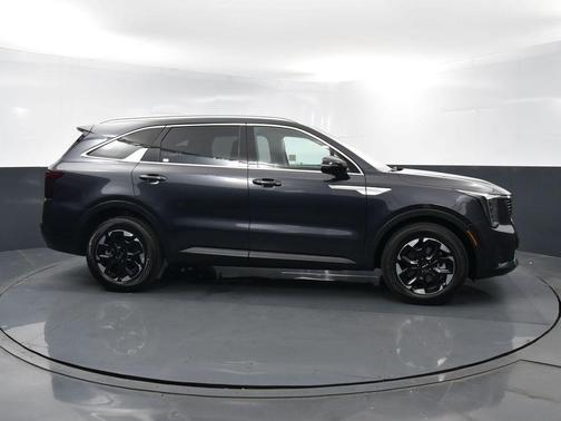 Gray 2025 Kia Sorento S
