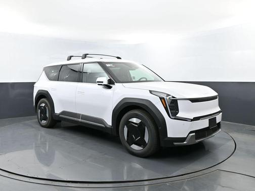 White 2026 Kia EV9 Wind