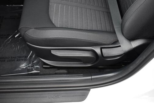 Snow White Pearl 2025 Kia K5 LXS