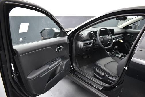 Aurora Black 2026 Kia K4 EX
