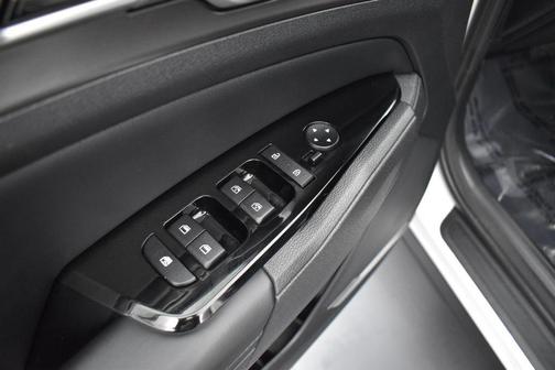 Snow White Pearl 2023 Kia Sportage Hybrid EX