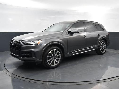 Samurai Gray Metallic 2022 Audi Q7 45 Premium Plus