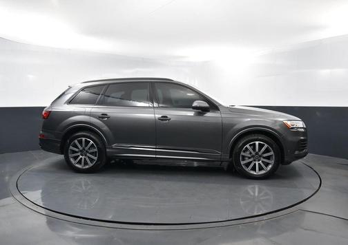 Samurai Gray Metallic 2022 Audi Q7 45 Premium Plus