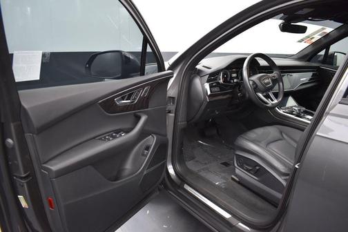 Samurai Gray Metallic 2022 Audi Q7 45 Premium Plus