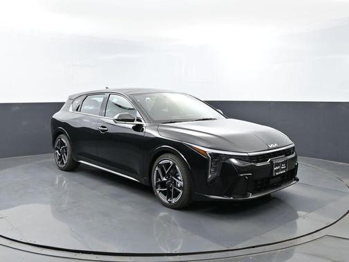 Aurora Black Pearl 2026 Kia K4 GT-LINE