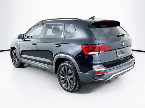 Deep Black Pearl 2022 Volkswagen Taos 1.5T S