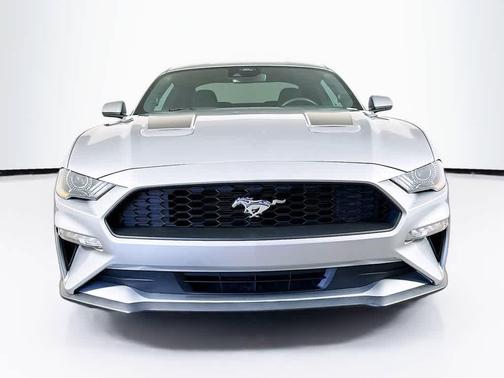 2022 Ford Mustang EcoBoost