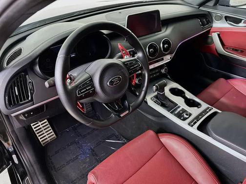 2018 Kia Stinger GT1