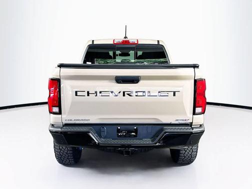 Sand Dune Metallic 2024 Chevrolet Colorado ZR2