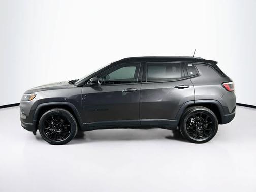 Granite Crystal Metallic Clearcoat 2022 Jeep Compass Latitude