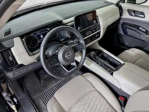 2022 Nissan Pathfinder SV 2WD