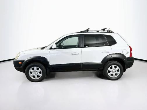 Nordic White 2005 Hyundai TUCSON GLS