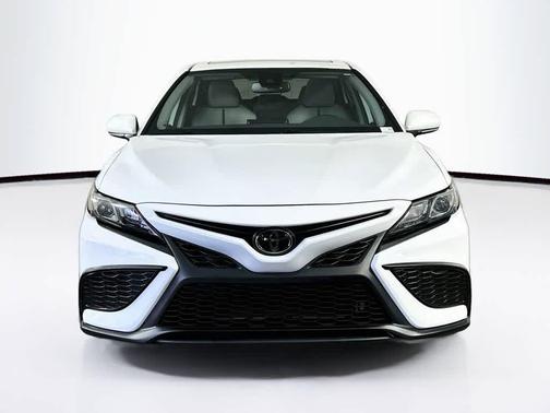 Ice Cap 2024 Toyota Camry SE