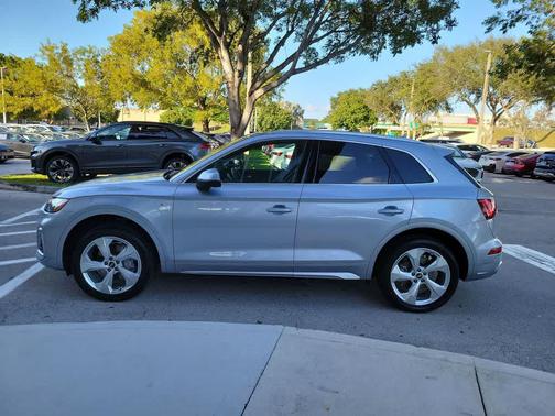 2023 Audi Q5 45 S line Premium Plus