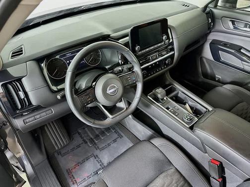 2022 Nissan Pathfinder SV 4WD