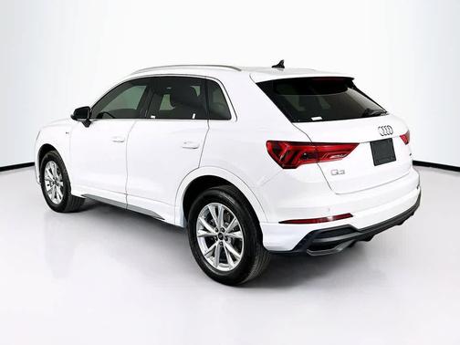 2024 Audi Q3 Premium 45 TFSI S line quattro Tiptronic