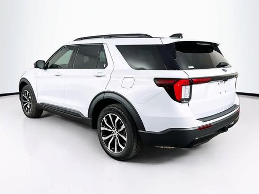 Space White Metallic 2026 Ford Explorer ST-Line
