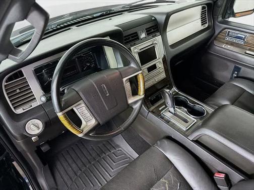 2010 Lincoln Navigator Base