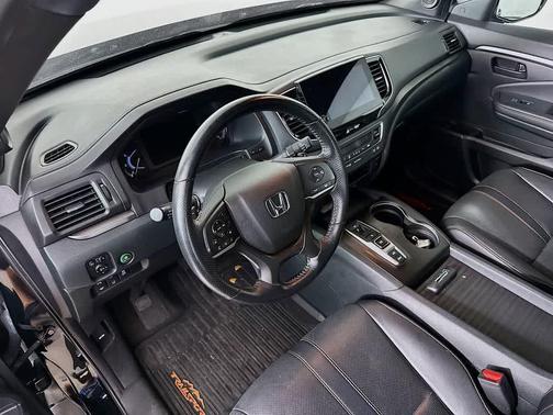Crystal Black Pearl 2023 Honda Passport AWD TrailSport