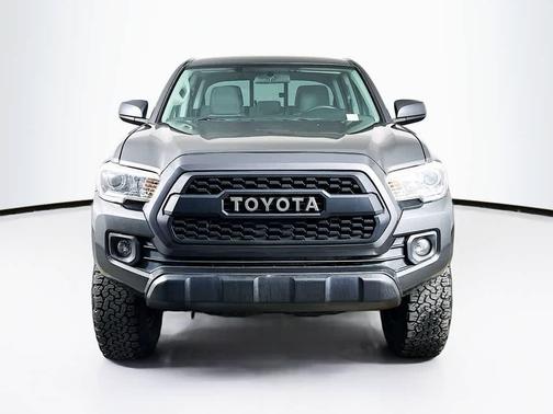 2017 Toyota Tacoma SR
