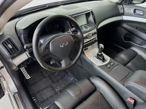 Liquid Platinum 2009 INFINITI G37 Journey