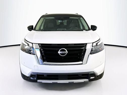 2025 Nissan Pathfinder Platinum 4WD