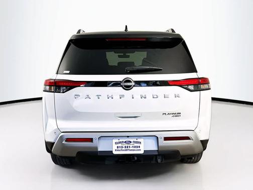 2025 Nissan Pathfinder Platinum 4WD
