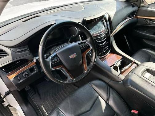 2015 Cadillac Escalade Luxury