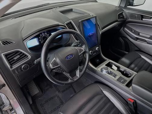 Iconic Silver Metallic 2023 Ford Edge SEL