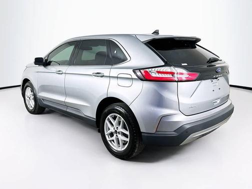 Iconic Silver Metallic 2023 Ford Edge SEL
